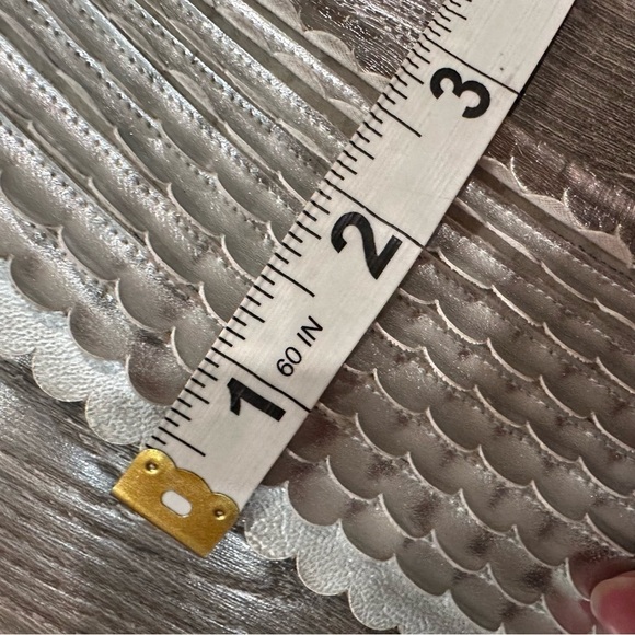 Vintage Charles Jourdan Belt Women's Silver Tone Metallic Leather Made France M - Picture 6 of 10